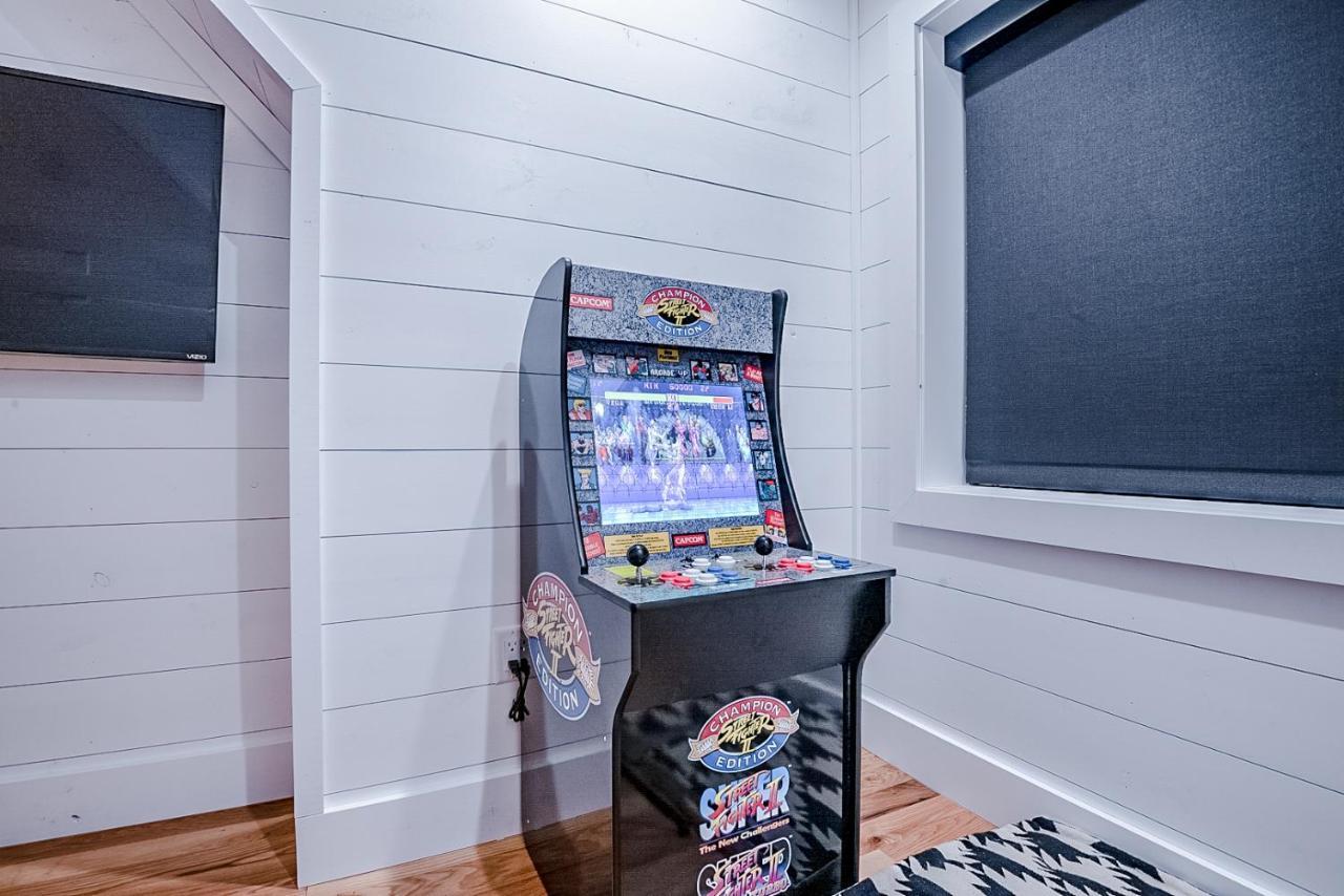 "The Barndo" 4Br Luxury Cabin, Hot Tub, Fire Pit, Bunks, Arcades, Playhouse! Broken Bow Exterior foto