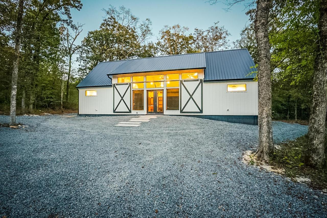 "The Barndo" 4Br Luxury Cabin, Hot Tub, Fire Pit, Bunks, Arcades, Playhouse! Broken Bow Exterior foto